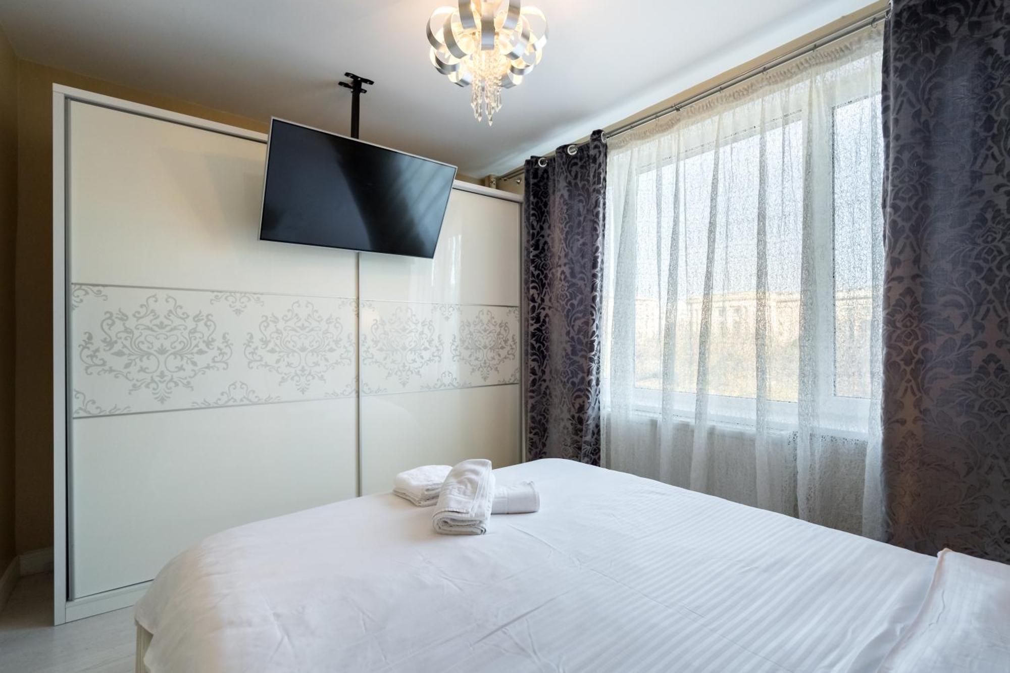 Top Location With Iconic View - Sala Palatului بوخارست المظهر الخارجي الصورة